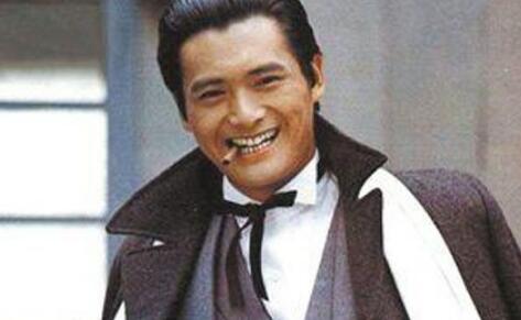 63歲周潤發全家照曝光!原來俊美是「遺傳媽媽」 發嫂曾被酸「配不上」如今依舊甜蜜30年