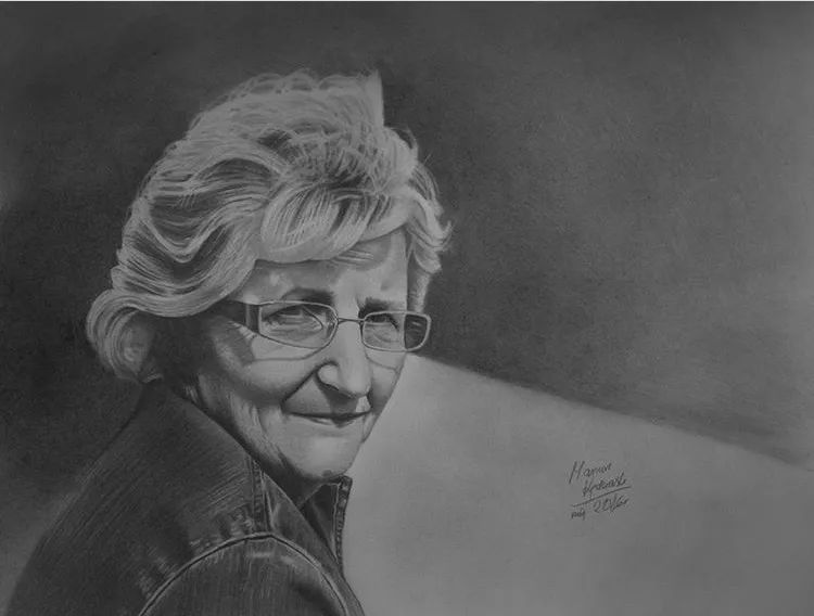 一支筆征服全世界！他天生沒有手掌，20年畫上萬張畫，人們看到他的畫作都直言「不敢相信自己的眼睛」