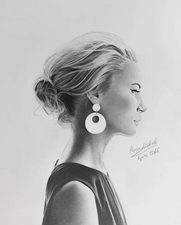 一支筆征服全世界！他天生沒有手掌，20年畫上萬張畫，人們看到他的畫作都直言「不敢相信自己的眼睛」