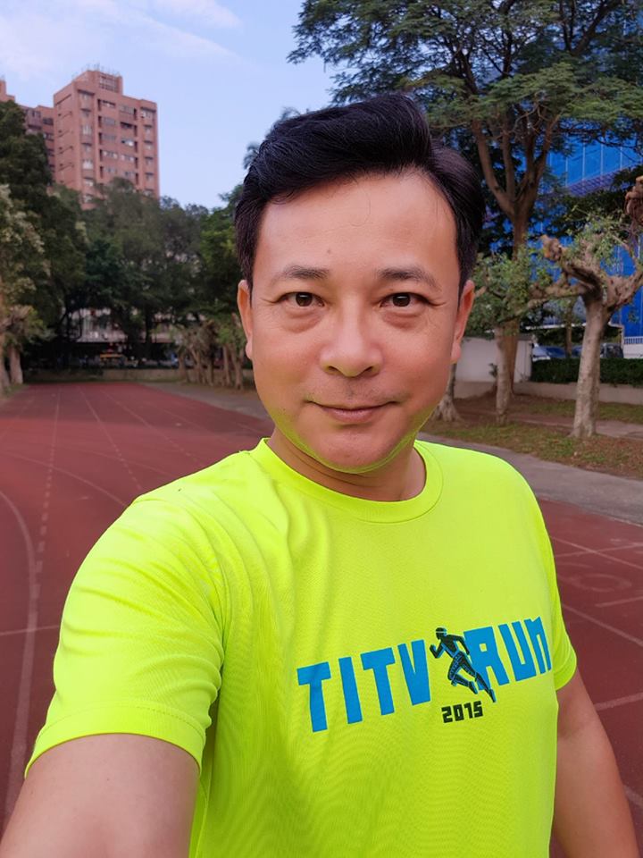 本土劇男星「照顧臥床9年老母親」拒絕送療養院！身教影響2女兒：有孝才有順