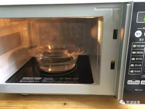 微波食品總是發出異味？教您3招「快速清洗微波爐」消除異味超簡單！