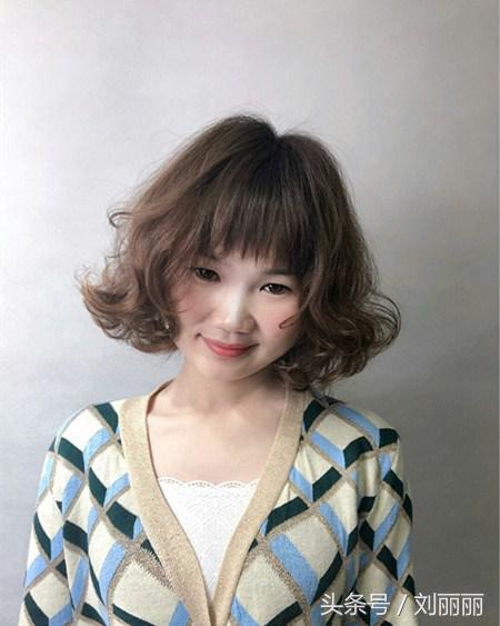 2025年「新燙髪20款」款款洋氣又滿意，美得就像一幅畫！非常適合最親愛的麻麻