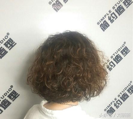 2025年「新燙髪20款」款款洋氣又滿意，美得就像一幅畫！非常適合最親愛的麻麻