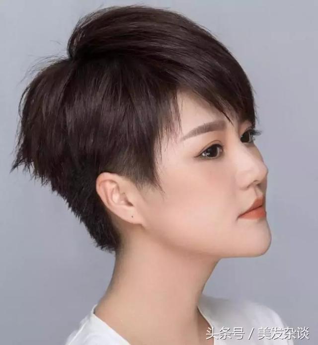 2025年「新燙髪20款」款款洋氣又滿意，美得就像一幅畫！非常適合最親愛的麻麻