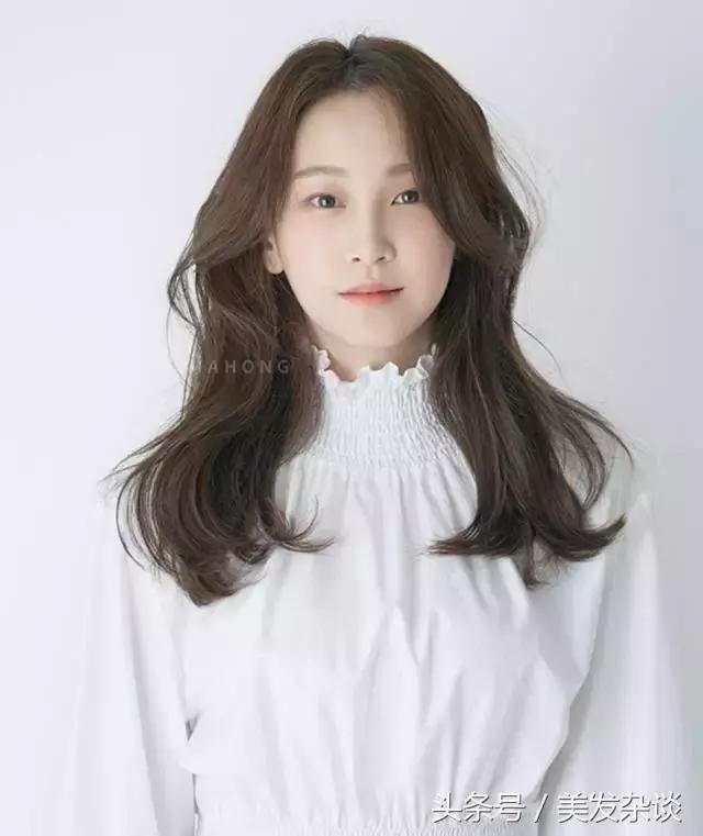 2025年「新燙髪20款」款款洋氣又滿意，美得就像一幅畫！非常適合最親愛的麻麻