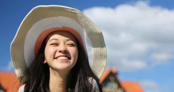 老公背景強大！陳意涵「挺6個月孕肚」被偷拍　「四肢纖細依舊娃娃臉」看不出是孕婦