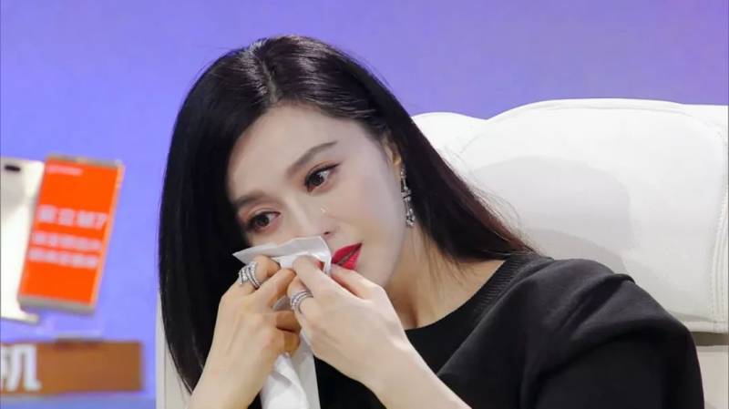 消失5個月！范冰冰被查稅後「正面照首度曝光」　神情恍惚「整張臉走樣」被助理吼到發抖