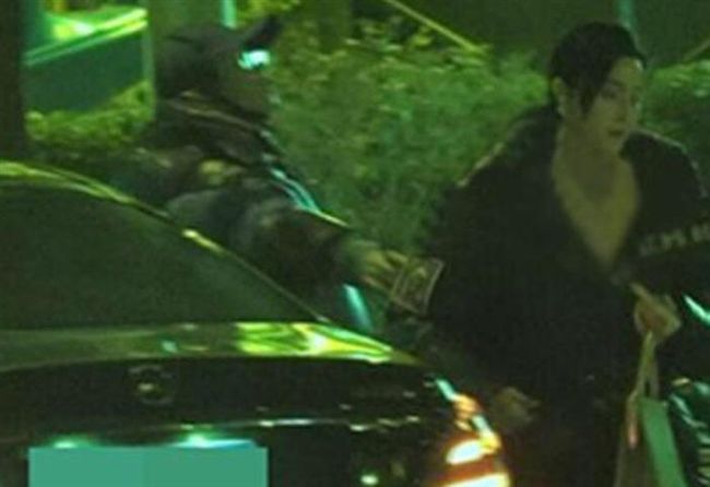 消失5個月！范冰冰被查稅後「正面照首度曝光」　神情恍惚「整張臉走樣」被助理吼到發抖