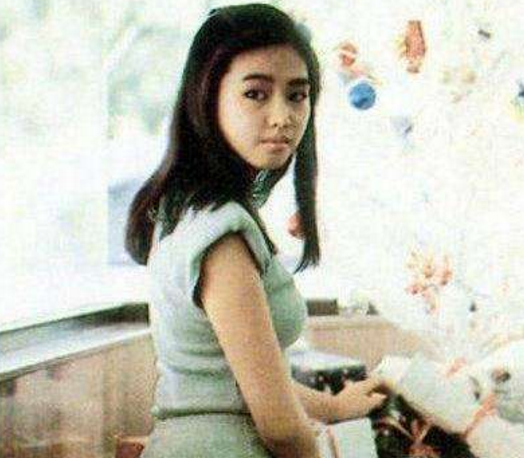 朱麗倩老照片曝光,女兒像極媽媽模樣,終於明白劉德華為何不選擇關之琳,網友:差距不是一般大 !