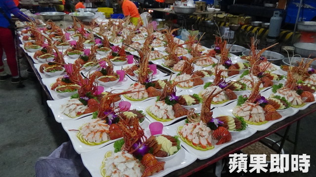 蔡昌憲婚禮哭了!從阿嬤手中「接走空姐老婆」承諾好好照顧 搞笑破英文「唱她選的情歌」超浪漫