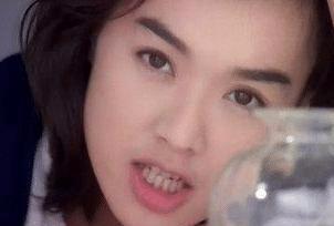 15歲因長相甜美走紅,被稱「關之琳接班人」!卻在嫁給豪門高富帥後美夢破滅