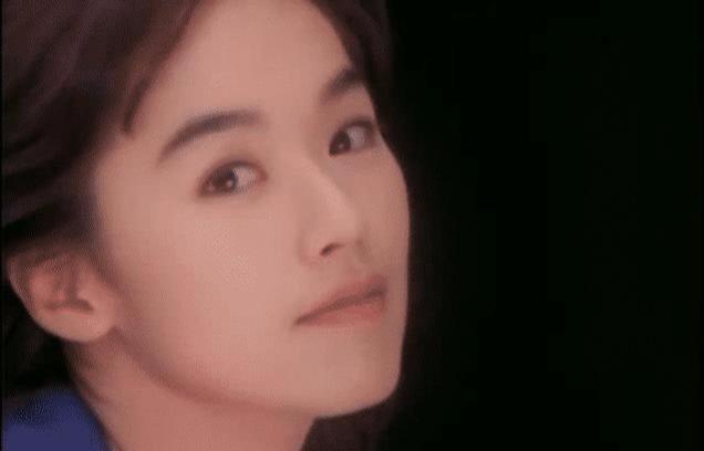 15歲因長相甜美走紅,被稱「關之琳接班人」!卻在嫁給豪門高富帥後美夢破滅