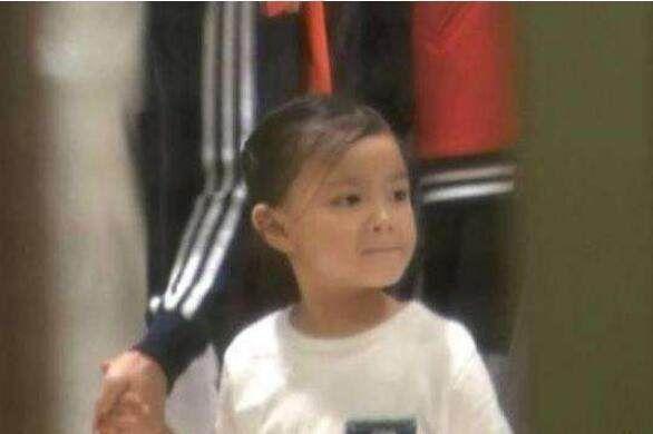 朱麗倩老照片曝光,女兒像極媽媽模樣,終於明白劉德華為何不選擇關之琳,網友:差距不是一般大 !