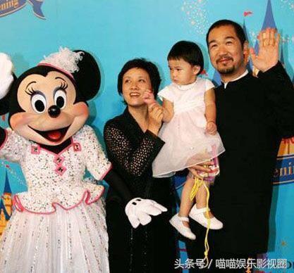 收養孤兒的明星們！她懷孕後便「將養女轉讓別人」 她養女最後「嫁給自己的丈夫」