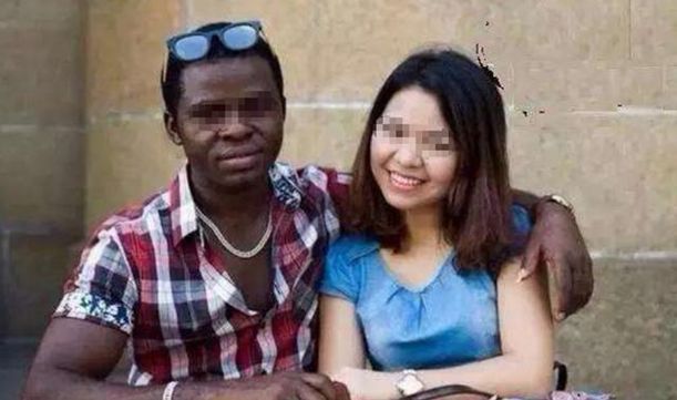 女孩嫁給黑人，婚後兩年提出離婚，得知離婚緣由，遭朋友大肆嘲笑！