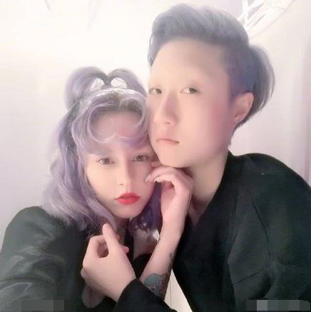 小龍女吳卓林宣布與31歲網紅女友結婚，成龍5個字直接回應女兒！