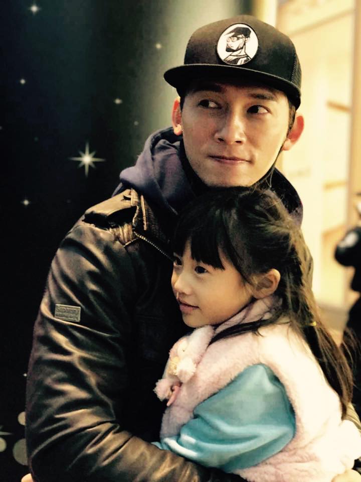 溫昇豪「5歲女兒水汪汪大眼」根本小美人！與老婆相愛20年化身「女兒奴」：就是要她開心