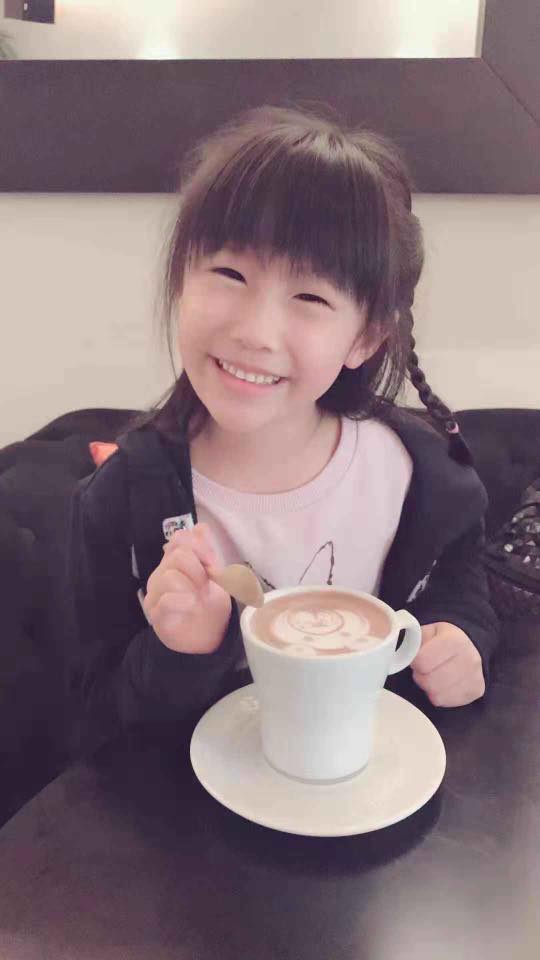 溫昇豪「5歲女兒水汪汪大眼」根本小美人！與老婆相愛20年化身「女兒奴」：就是要她開心