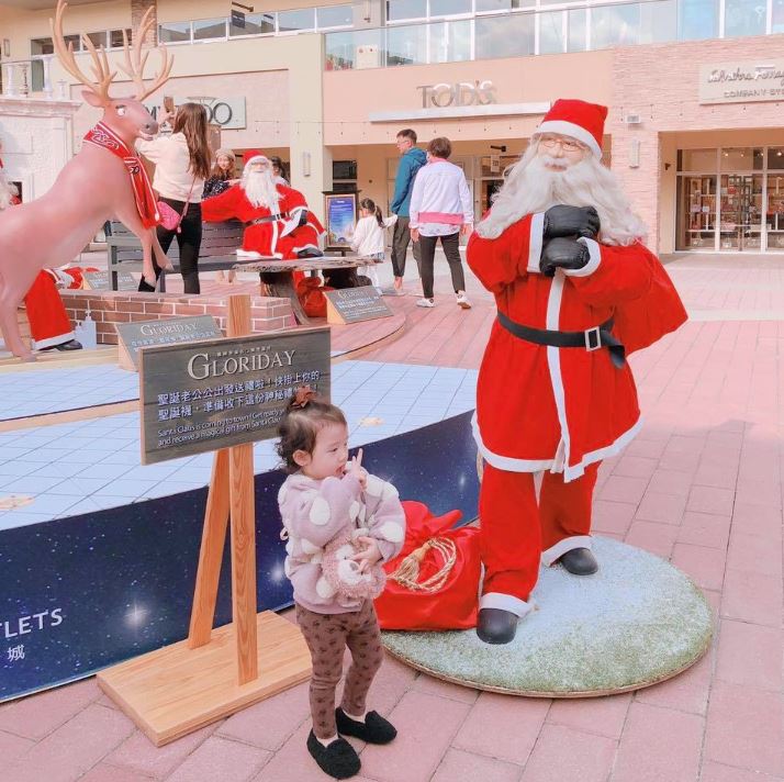 比國外還美！超巨大「18公尺桃紅聖誕樹」台灣登場　 整點一到「空中浪漫飄雪」全台瘋打卡