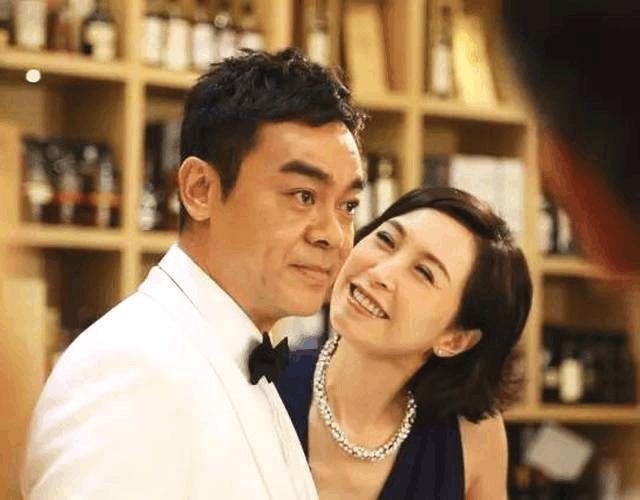 港姐冠軍結婚遭批「下嫁」 丈夫出道多年零緋聞成影帝！ 結婚20年仍「牽手逛菜市場」：平凡愛情最美