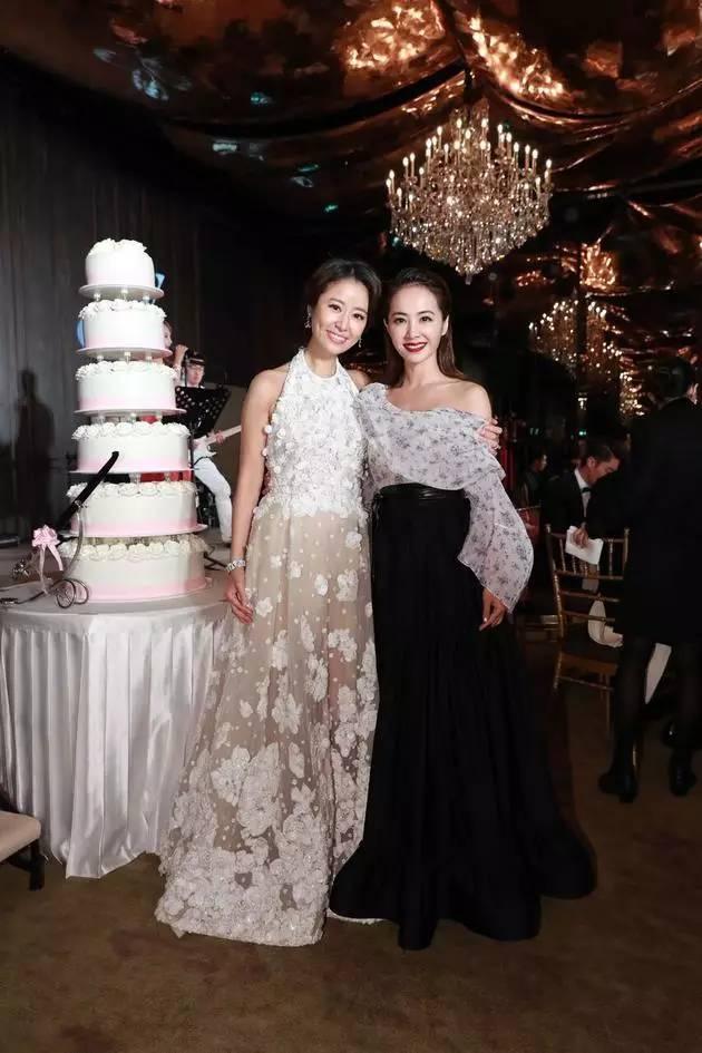 賈靜雯更多婚紗照爆光！揭秘女星婚禮心機：林心如、陳妍希、劉詩詩撞禮服？被她的一襲紅裙給美到了！
