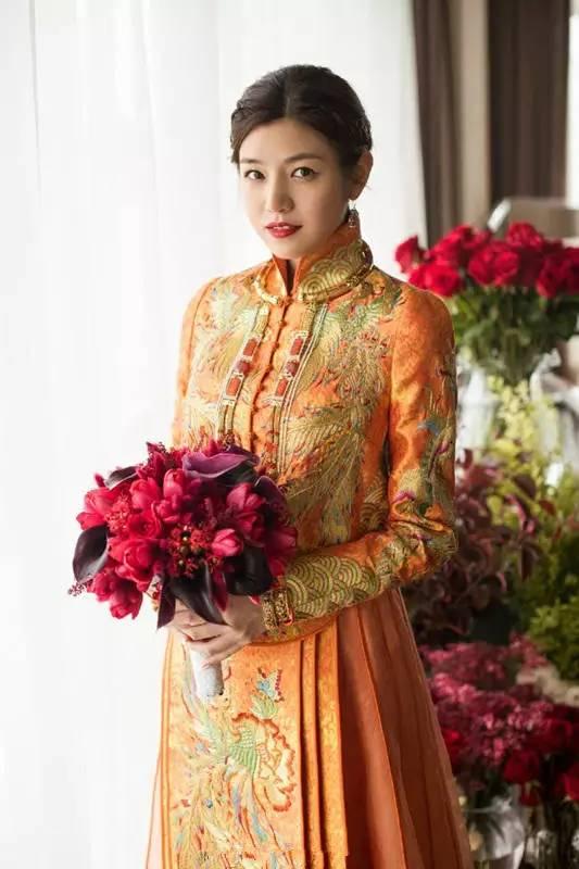 賈靜雯更多婚紗照爆光！揭秘女星婚禮心機：林心如、陳妍希、劉詩詩撞禮服？被她的一襲紅裙給美到了！