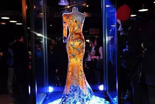 賈靜雯更多婚紗照爆光！揭秘女星婚禮心機：林心如、陳妍希、劉詩詩撞禮服？被她的一襲紅裙給美到了！