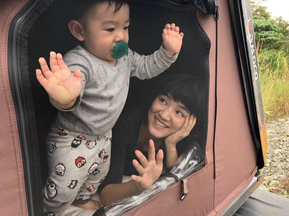 竇智孔「喜迎二寶」驚訝到連問三次：真的嗎？秘婚8年「愛妻曝光」大眼萌笑如高中生