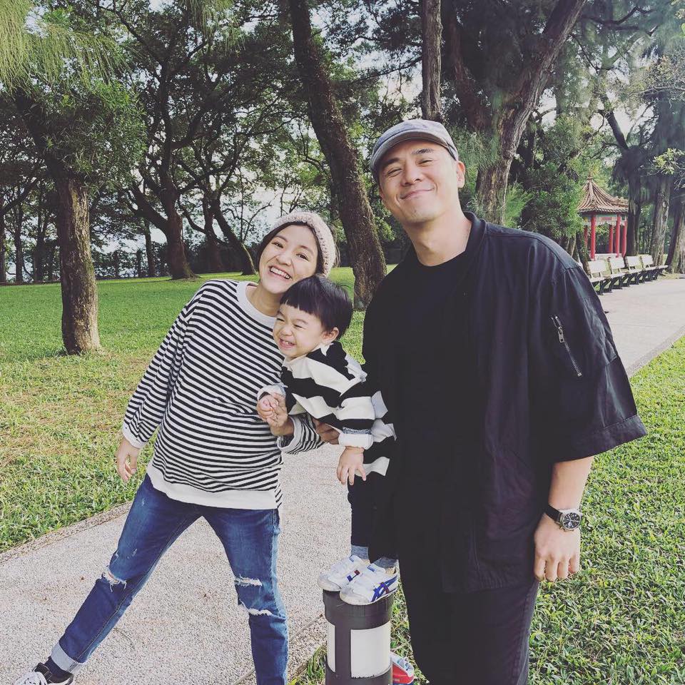 竇智孔「喜迎二寶」驚訝到連問三次：真的嗎？秘婚8年「愛妻曝光」大眼萌笑如高中生