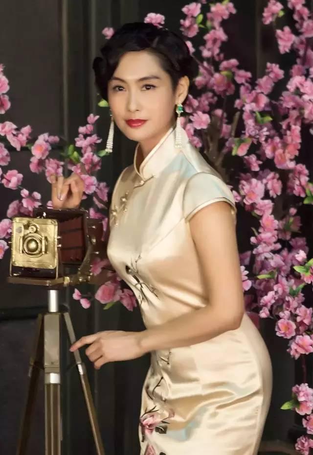 當明星遇見旗袍!朱茵柔美,賈靜雯驚艷,林青霞有韻味!稚氣未脫的歐陽娜娜,你喜歡嗎?