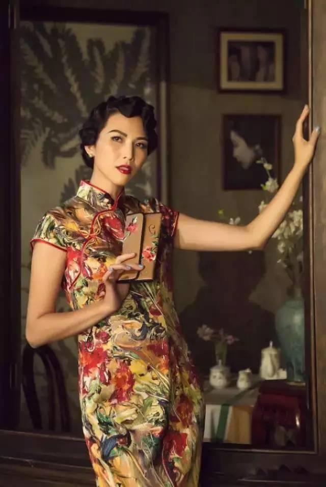 當明星遇見旗袍!朱茵柔美,賈靜雯驚艷,林青霞有韻味!稚氣未脫的歐陽娜娜,你喜歡嗎?