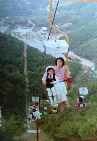 一恍神就晚7天回家！80年代纜車仍在營運中　簡陋座椅「搭配超隨便安全措施」網嚇瘋：離台灣超近