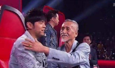 「神秘巨咖」突降《中國好聲音》，竟沒有一位導師敢轉身！庾澄慶：我們不配！