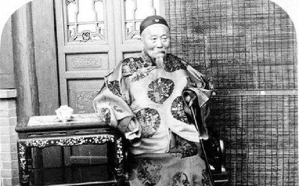 他才是清朝「貪得最多」的人，遠超和珅，後代如今都是大亨