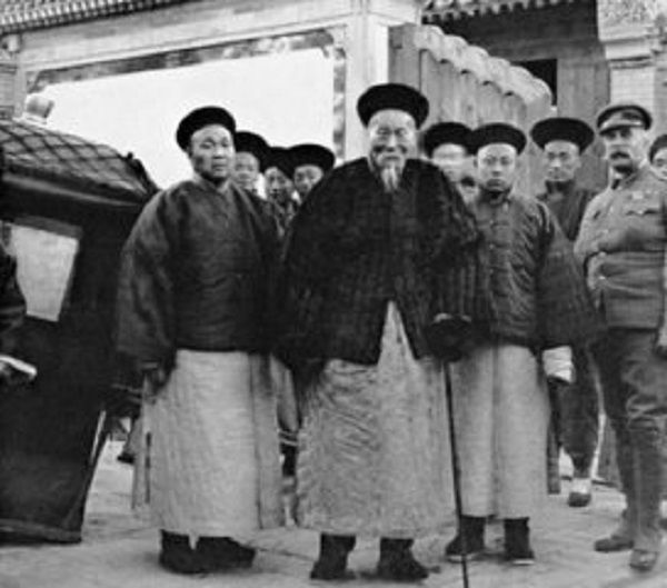 他才是清朝「貪得最多」的人，遠超和珅，後代如今都是大亨