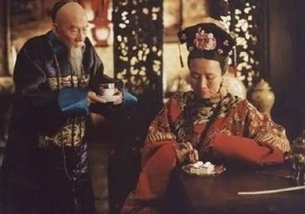 他才是清朝「貪得最多」的人，遠超和珅，後代如今都是大亨