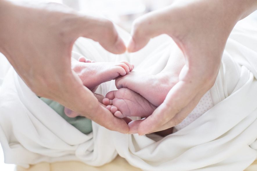 豪門媳婦不好當！熊黛林38歲高齡產雙胞胎女兒 婆家卻說「再生個兒子最好？」