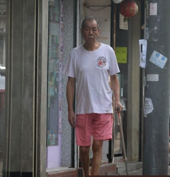 《食神》男星被拍到「暴瘦憔悴現身」淚喊不想活太久　生前模樣惹鼻酸