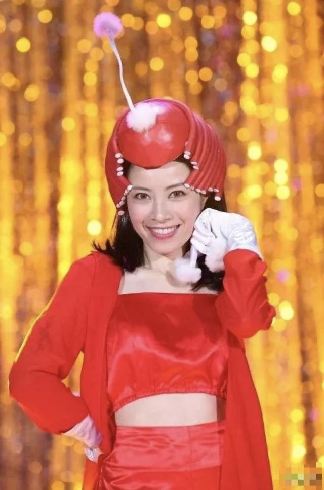 她19歲「出道即巔峰」 成就足以養活半個公司! 卻因「負面新聞纏身」遭冷凍:總會搭錯車