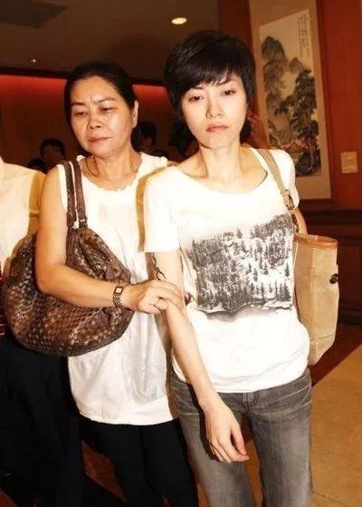 她19歲「出道即巔峰」 成就足以養活半個公司! 卻因「負面新聞纏身」遭冷凍:總會搭錯車