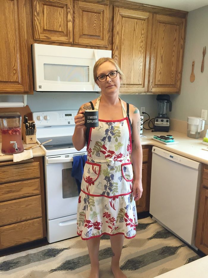 25張讓你「立馬打消生小孩念頭」的爆笑厭世育兒照 #12當妳「忘記把口紅收好」下場沒在開玩笑的