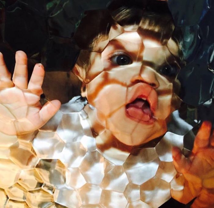 25張讓你「立馬打消生小孩念頭」的爆笑厭世育兒照 #12當妳「忘記把口紅收好」下場沒在開玩笑的