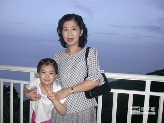 嫁柯文哲如單親媽！陳佩琪30歲相親半年閃婚  「獨自帶大3小孩」孤獨嘆：怎麼嫁這種老公