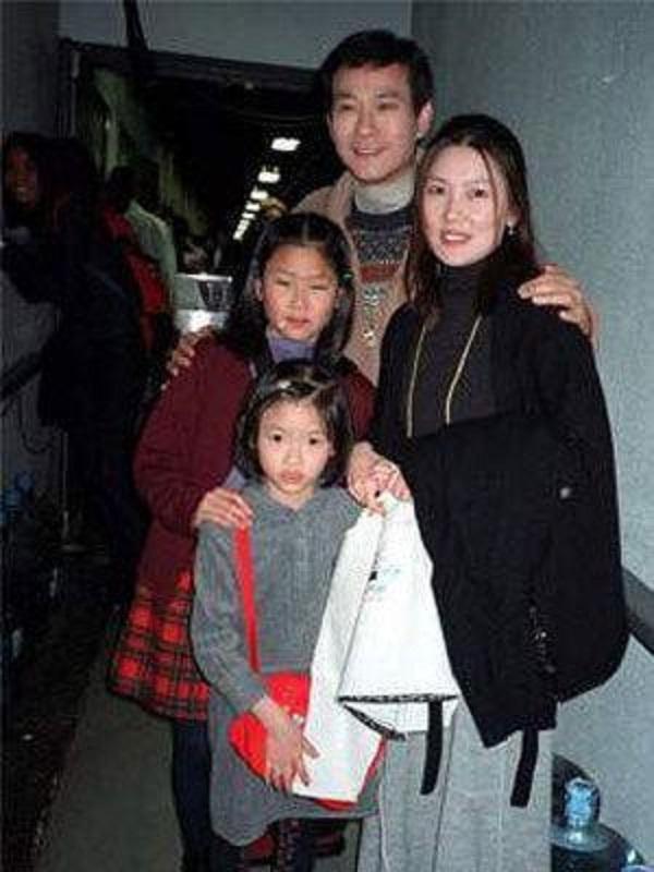 隱瞞了29年,71歲鄭少秋現任老婆近照大曝光,網友:難怪當年不要沈殿霞了!