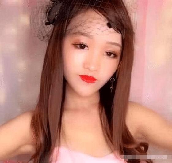 「無眉小姐姐」相親遭嫌棄，化妝後驚艷了，富二代直接表白！