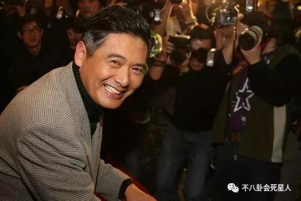 周潤發捐身家前「給手足各買一房」 姐打工發哥遭批「不關心家人」她大怒:我自豪的弟弟