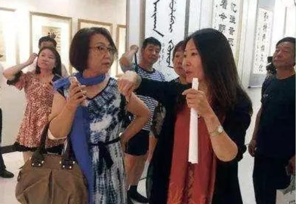 慈禧「第五代外孫女」公開身份!49歲似慈禧般樣貌,氣質上佳,還有一樣過人本領