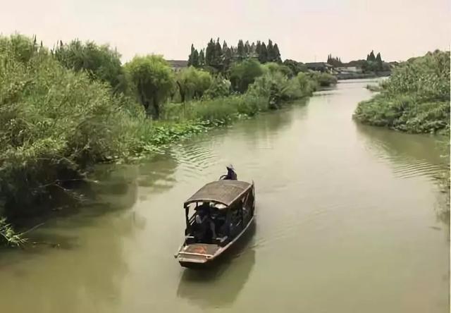 此生一定要去這「7個古色古香的小鎮」逛逛！第四處彷彿穿越時空回到過去