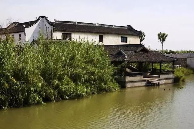 此生一定要去這「7個古色古香的小鎮」逛逛！第四處彷彿穿越時空回到過去