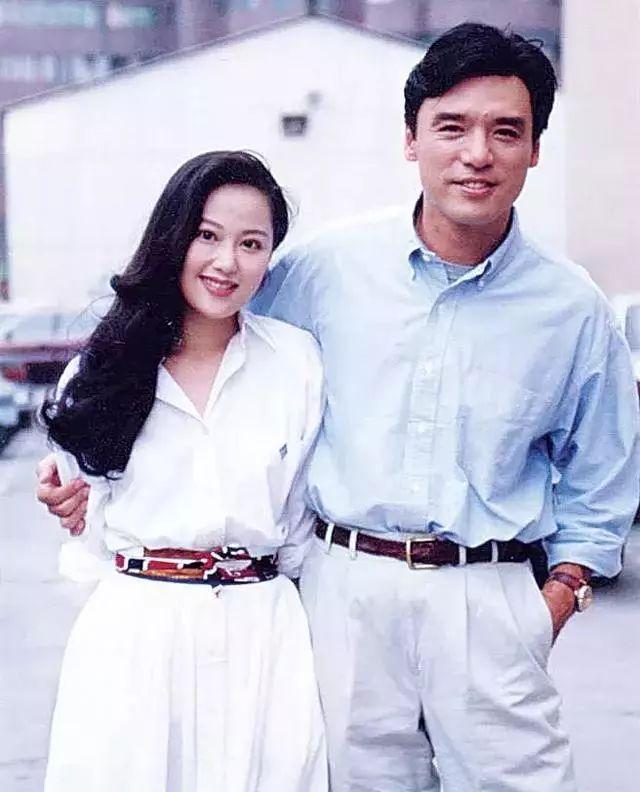 她曾嫁鐘鎮濤、與富商交往背負「香港第一妖女」罵名!如今逆轉命運活得精彩自在